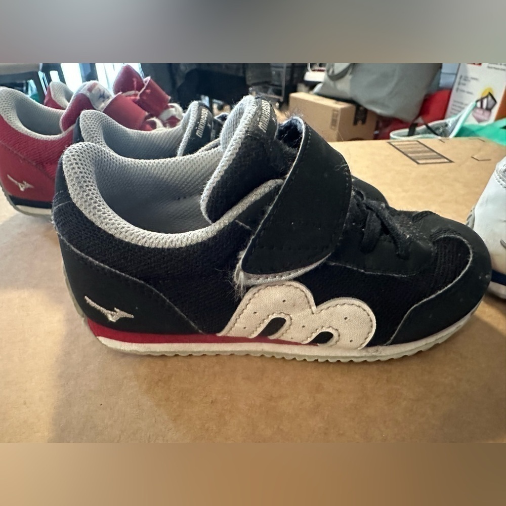 GUC: Price for  3 pairs of mikihouse x mizuno shoes! JP size 17 or kids size 9